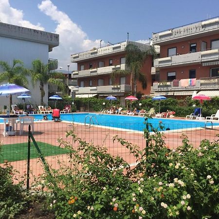 Taormina Mare Piscina Fondachello Appartement Fondachello  Buitenkant foto